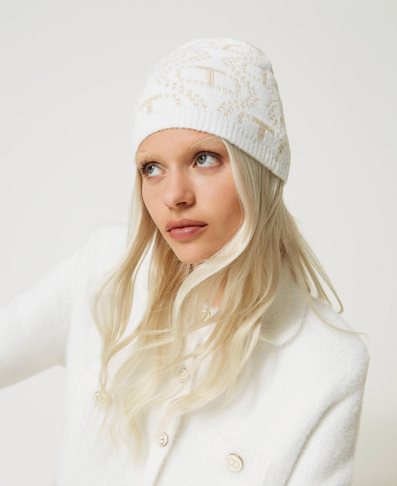 Angora blend beanie with Oval T White Snow Woman 232TO5471_00282_0S