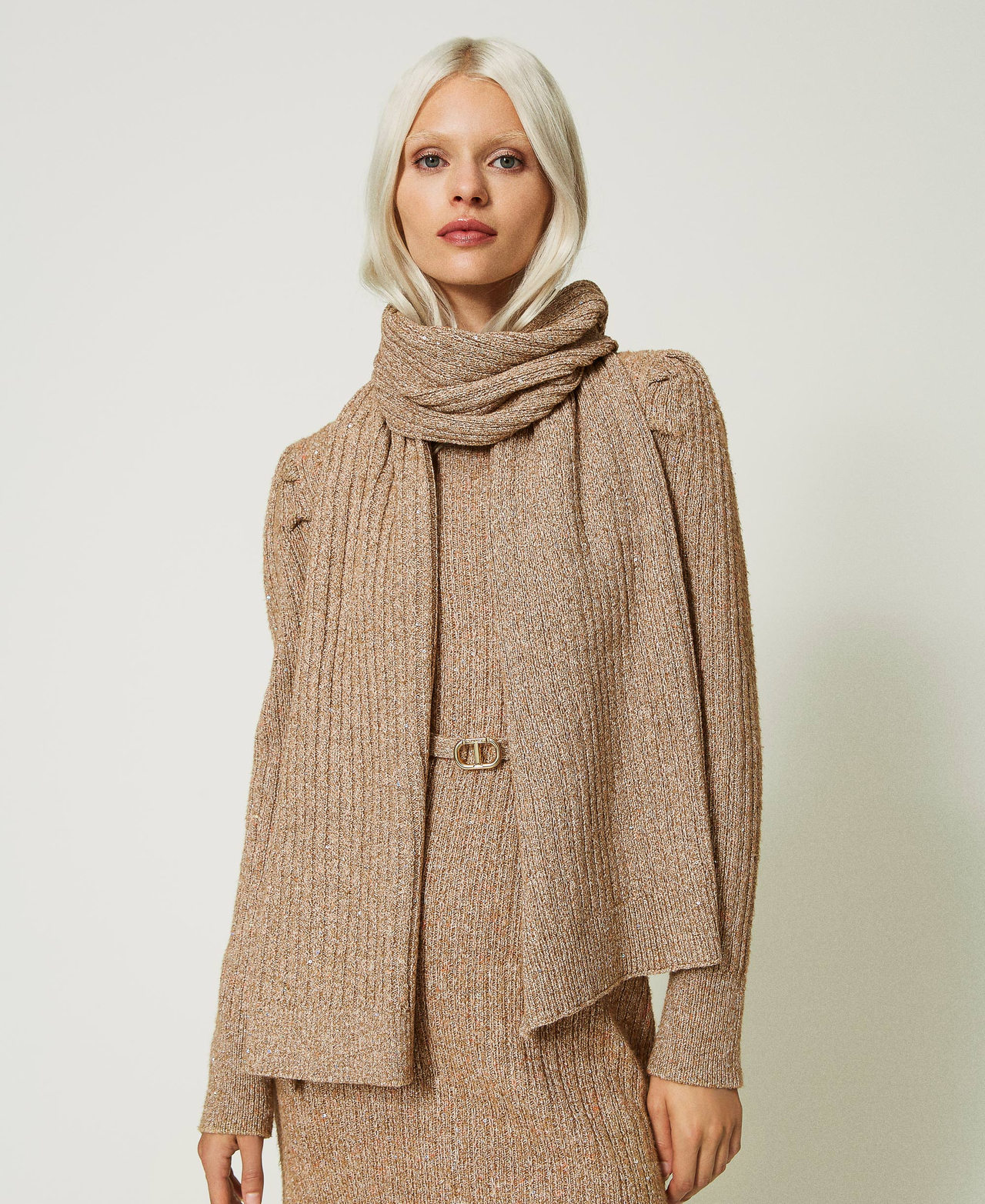 Ribbed scarf with sequins Pecan Brown Woman 232TO548C_11063_0S