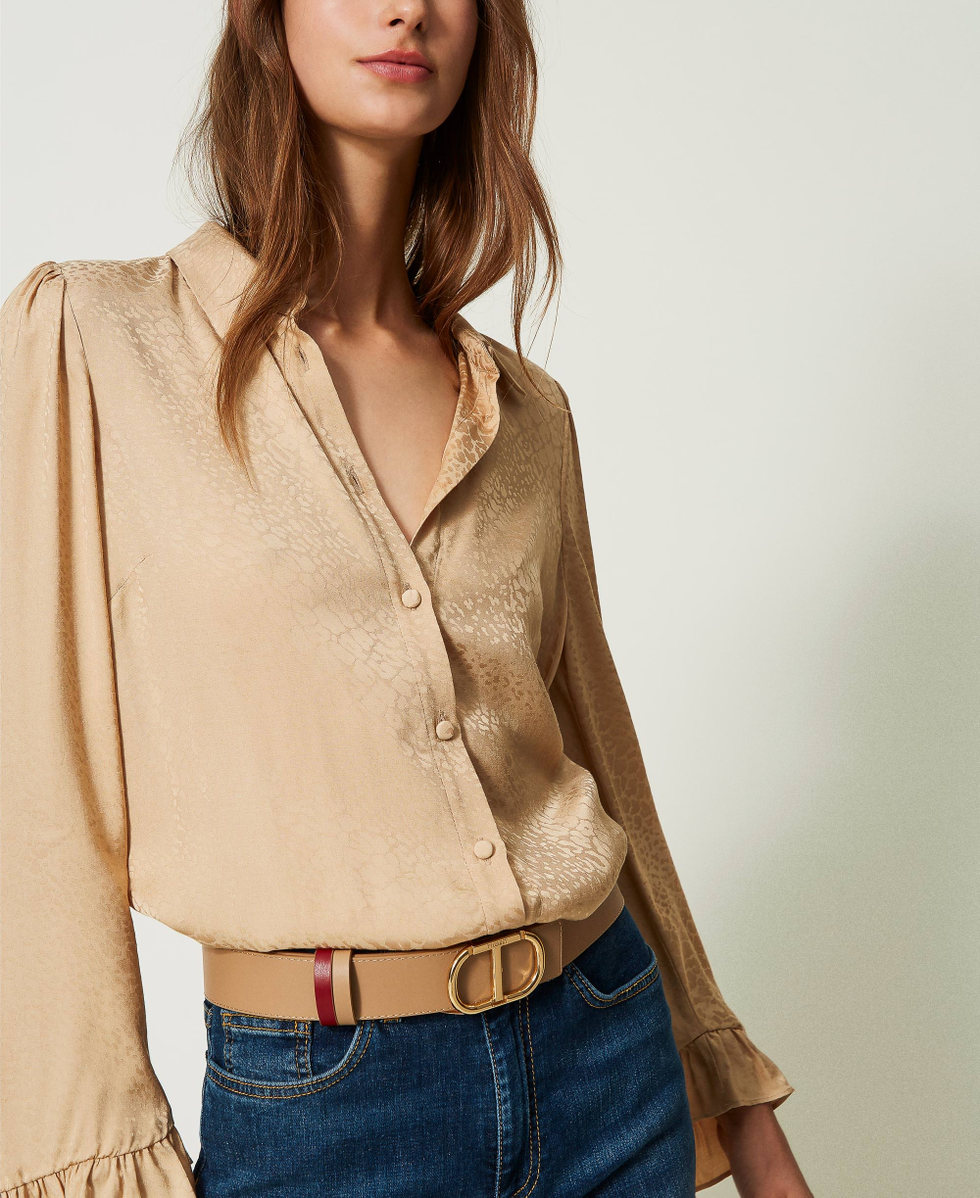 Reversible leather belt with loops