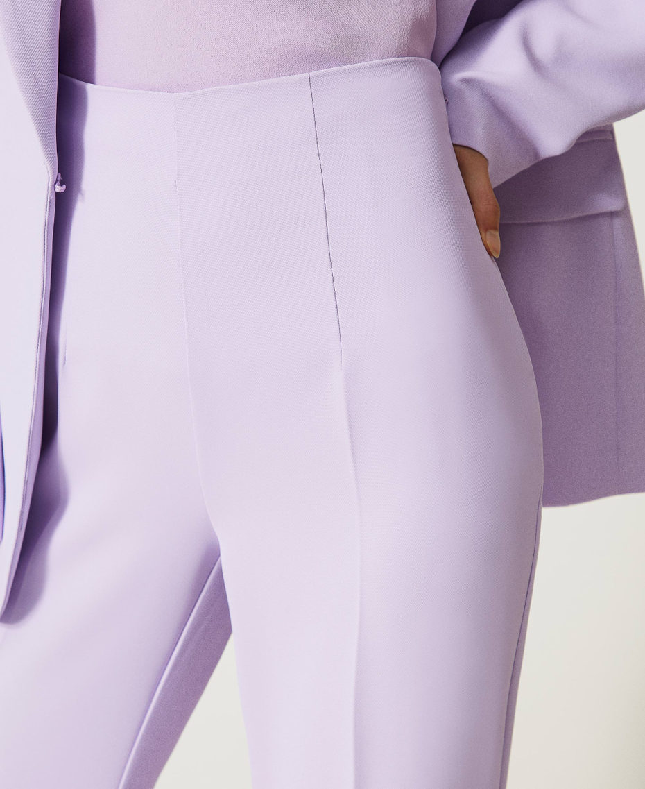 Pantalon évasé avec crêpe cady
