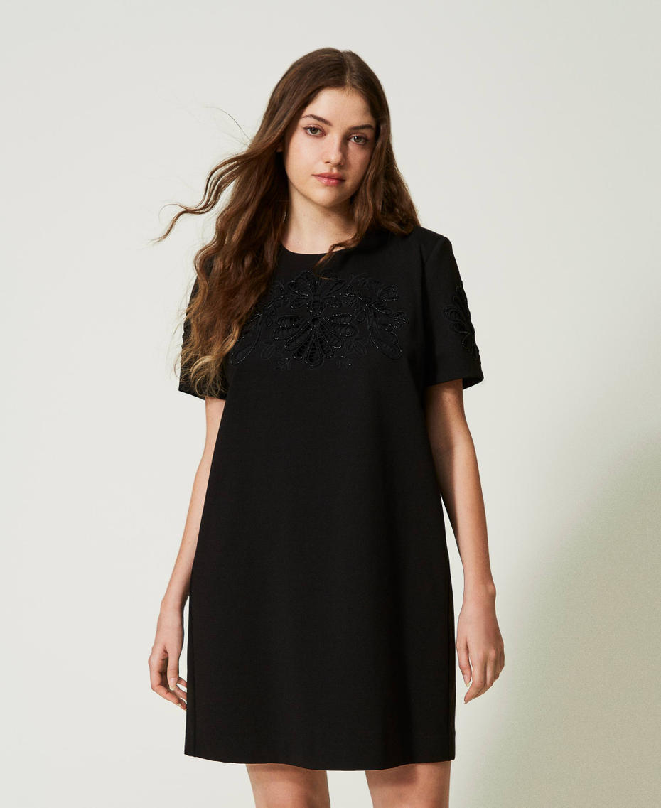Короткое платье с ручной вышивкой Черный женщина 232TP2070-01