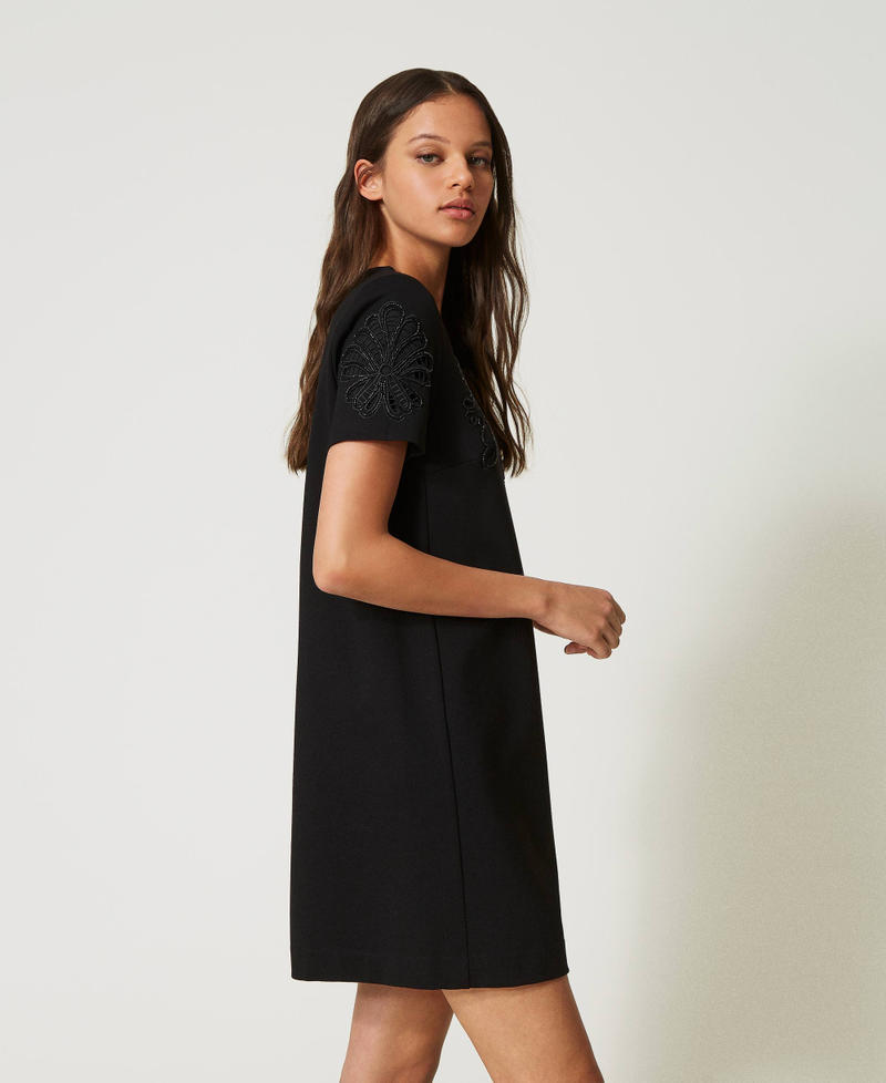 Короткое платье с ручной вышивкой Черный женщина 232TP2070-06