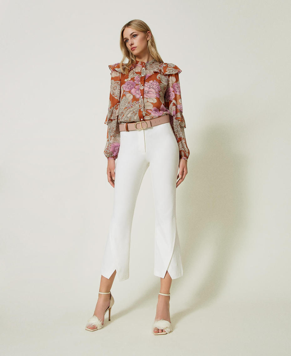 Cropped trousers with slit