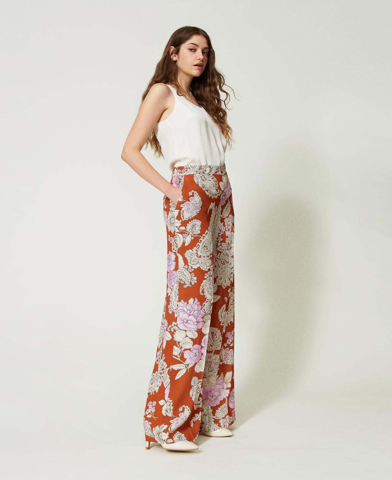 Printed palazzo trousers Leather Paisley and Rose Print Woman 232TP211C-02