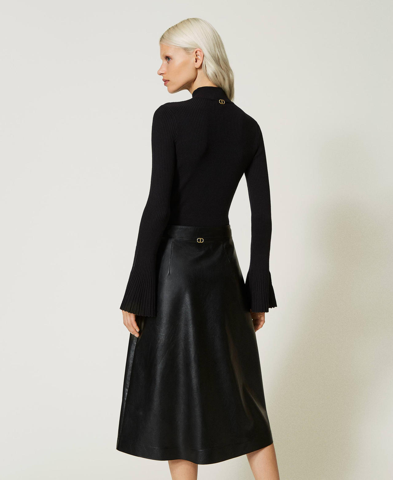 Midi skirt with handmade embroideries