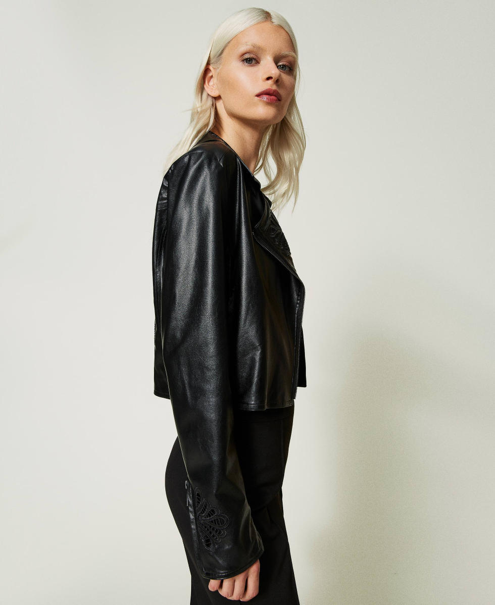 Perfecto avec broderies florales