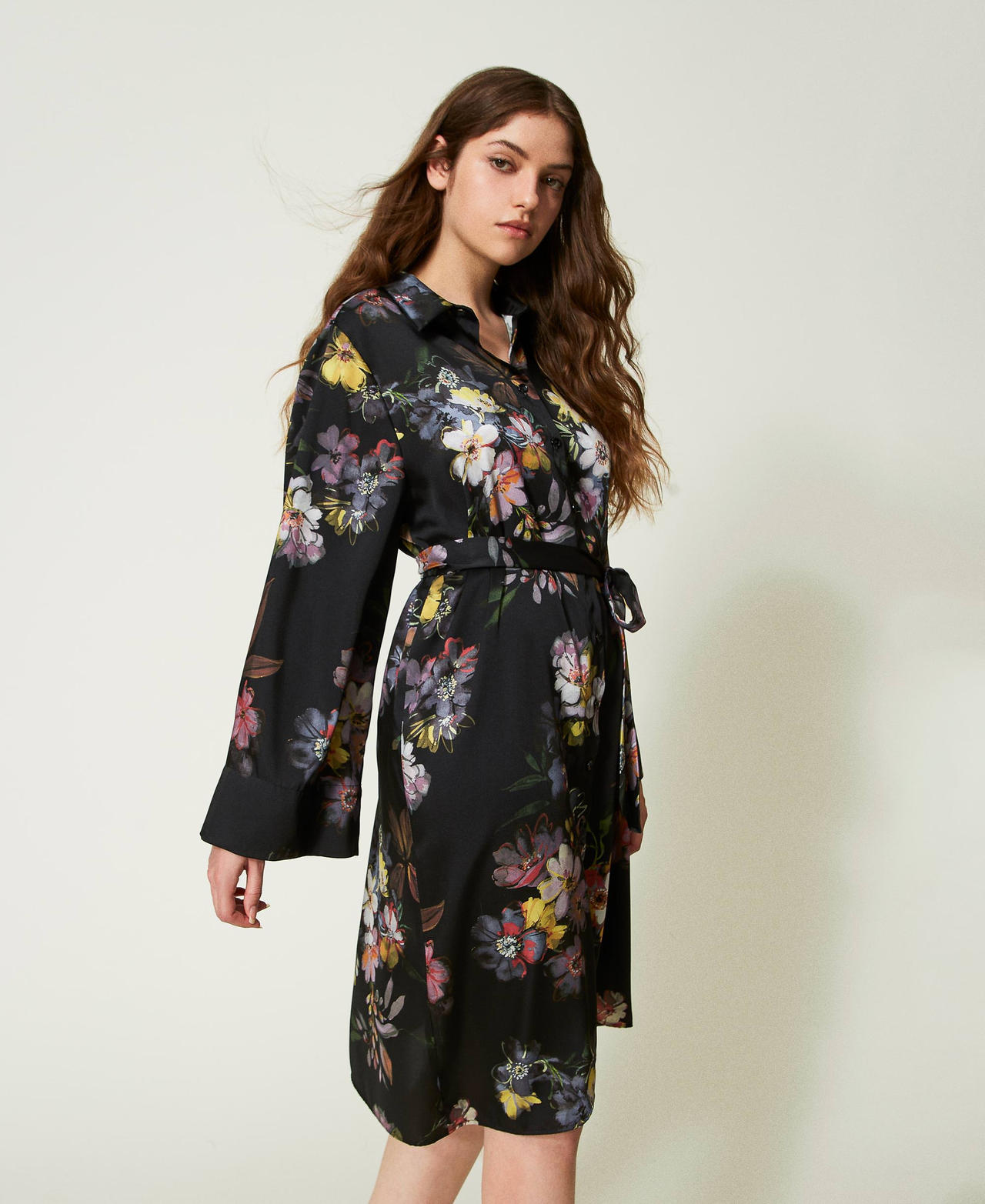 Short floral twill shirt dress Black Floral / Multicolour Print Woman 232TP214H-02
