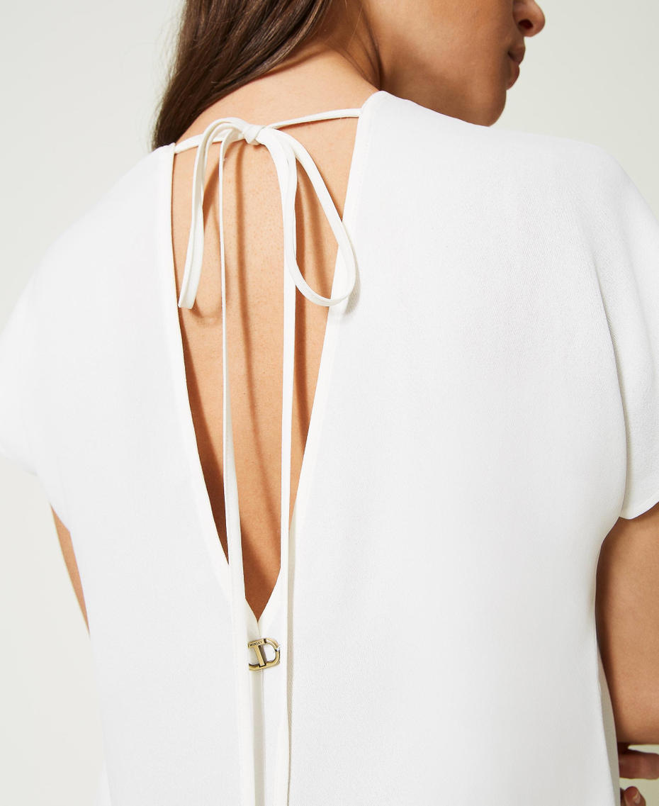Blouse en satin avec dentelle
