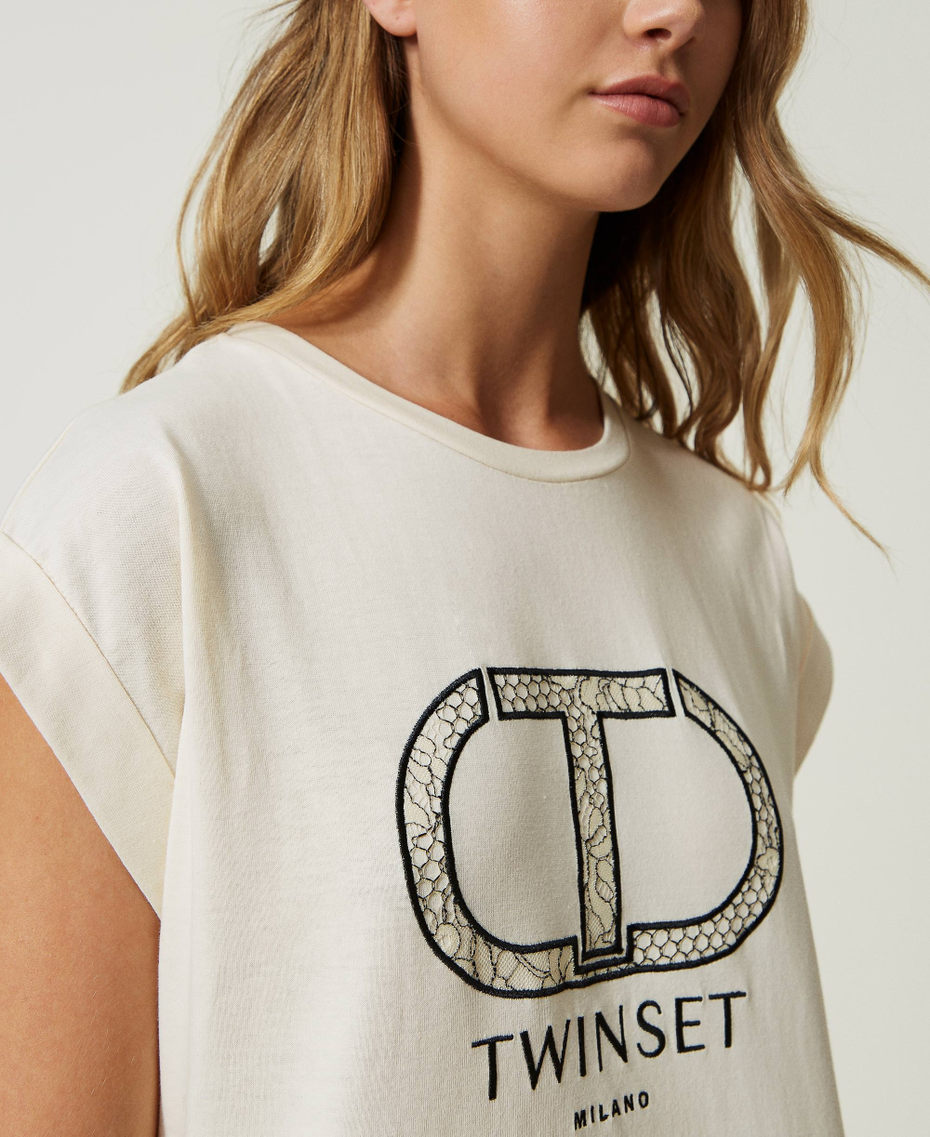 T-shirt avec broderie Oval T