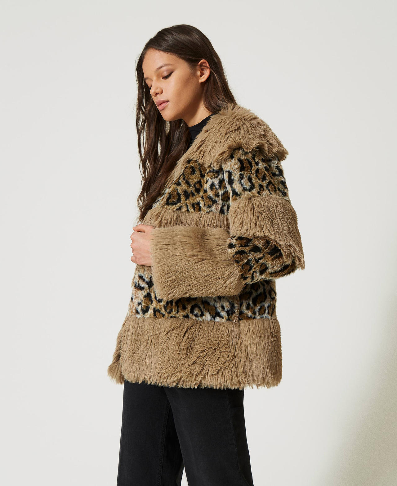 Faux fur jacket with animal print stripes Animal Print Patch / “Iced Coffee” Brown Woman 232TP2290-02