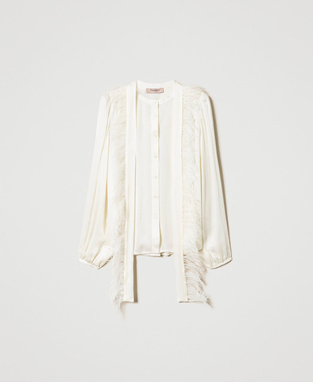 Camicia in raso creponne con piume