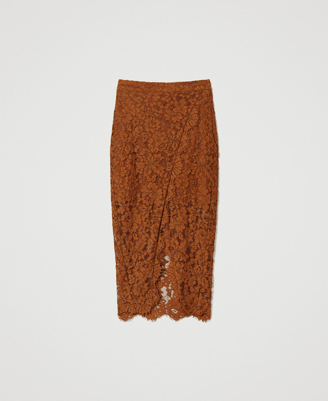 Jupe mi-longue en dentelle macramé