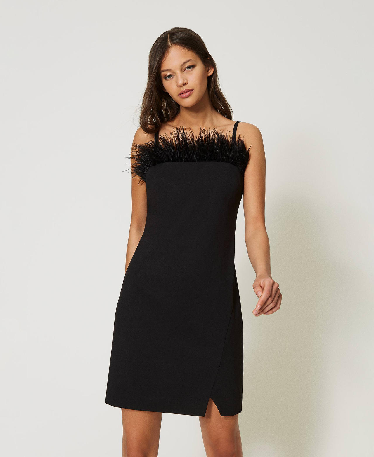 Abito corto con piume Nero Donna 232TP2490_00006_02