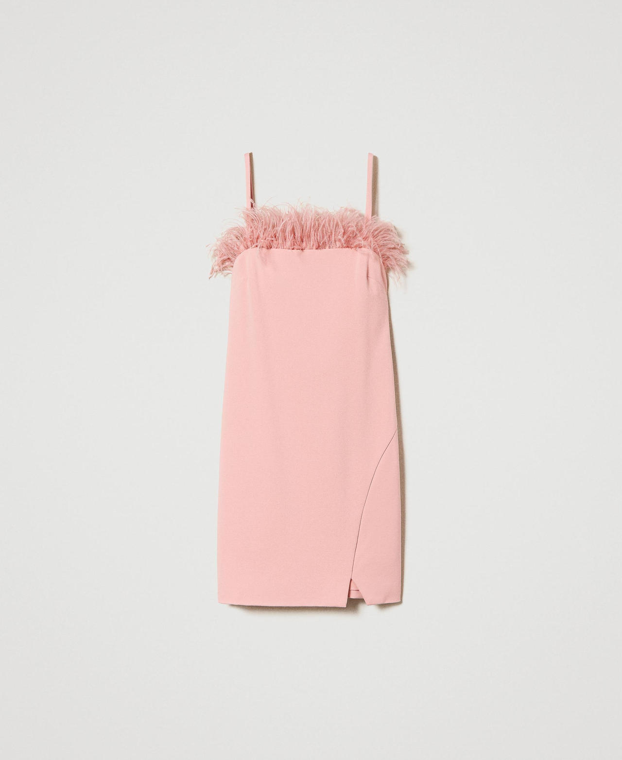 Short dress with feathers