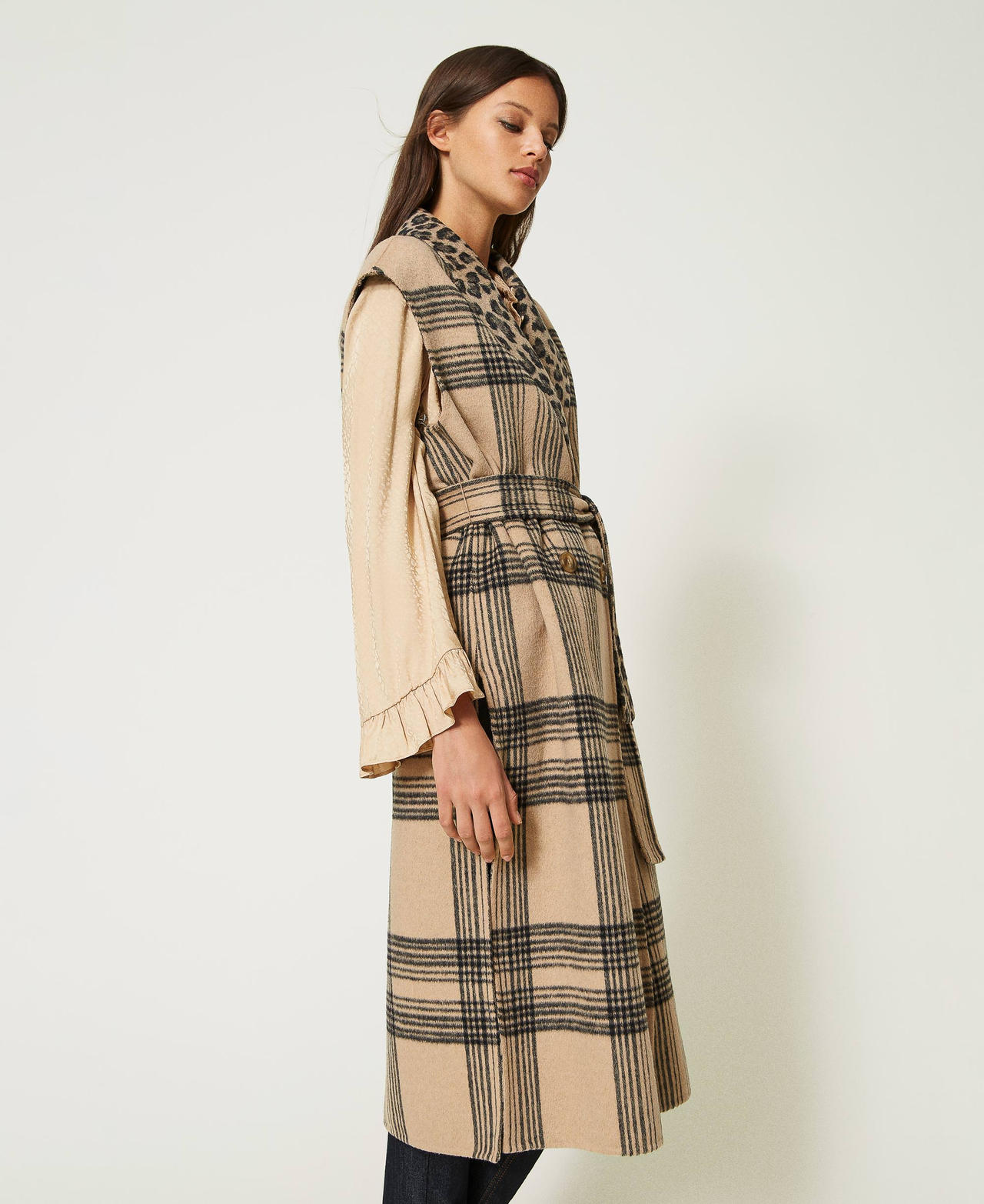 Reversible jacquard sleeveless coat Double Check / Animal Print Woman 232TP2541_10978_03
