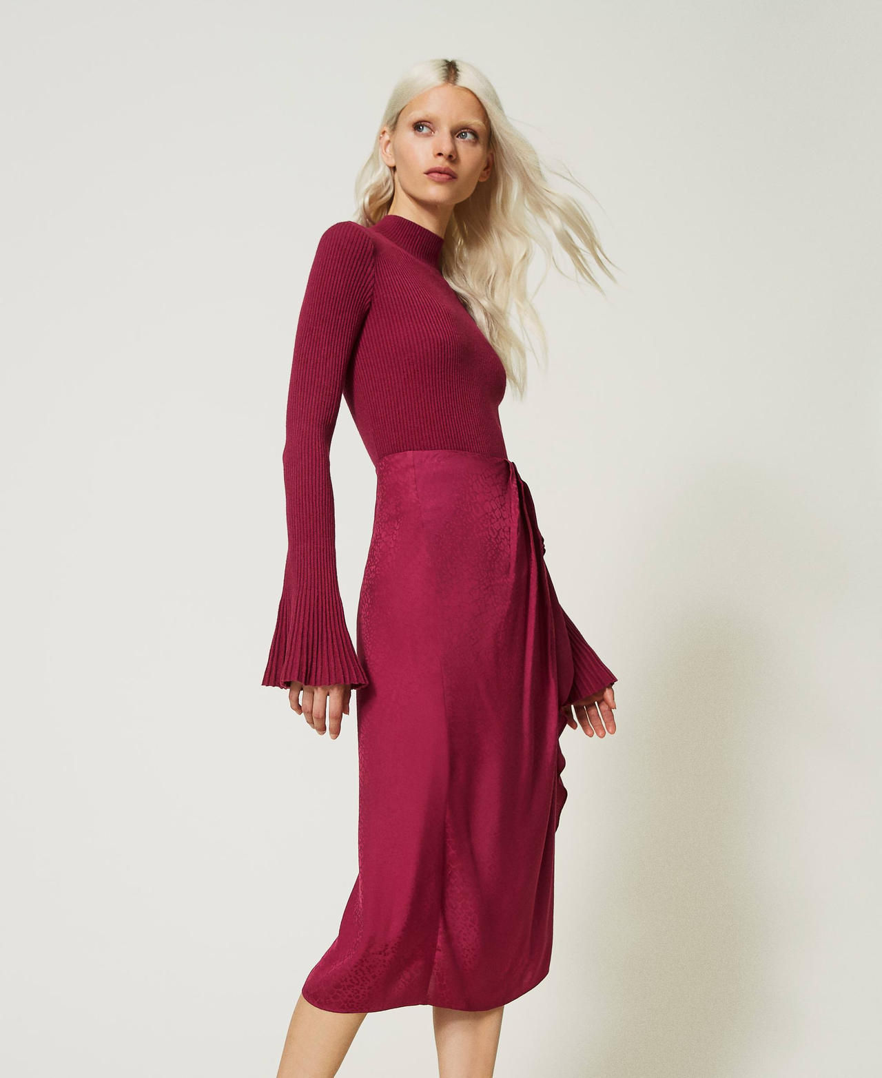 Midi jacquard satin skirt "Raspberry Radiance" Purple Woman 232TP2581-02