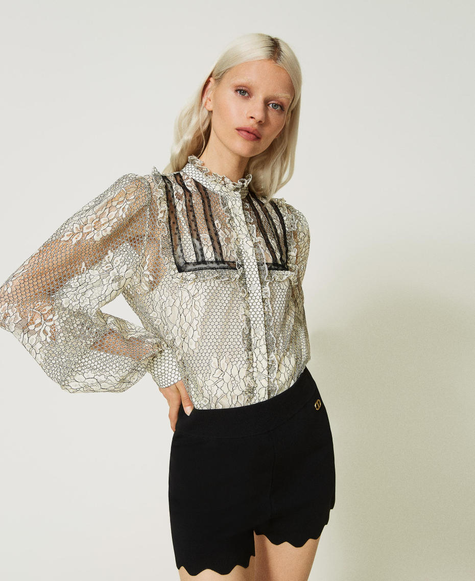 Camicia in pizzo con inserti