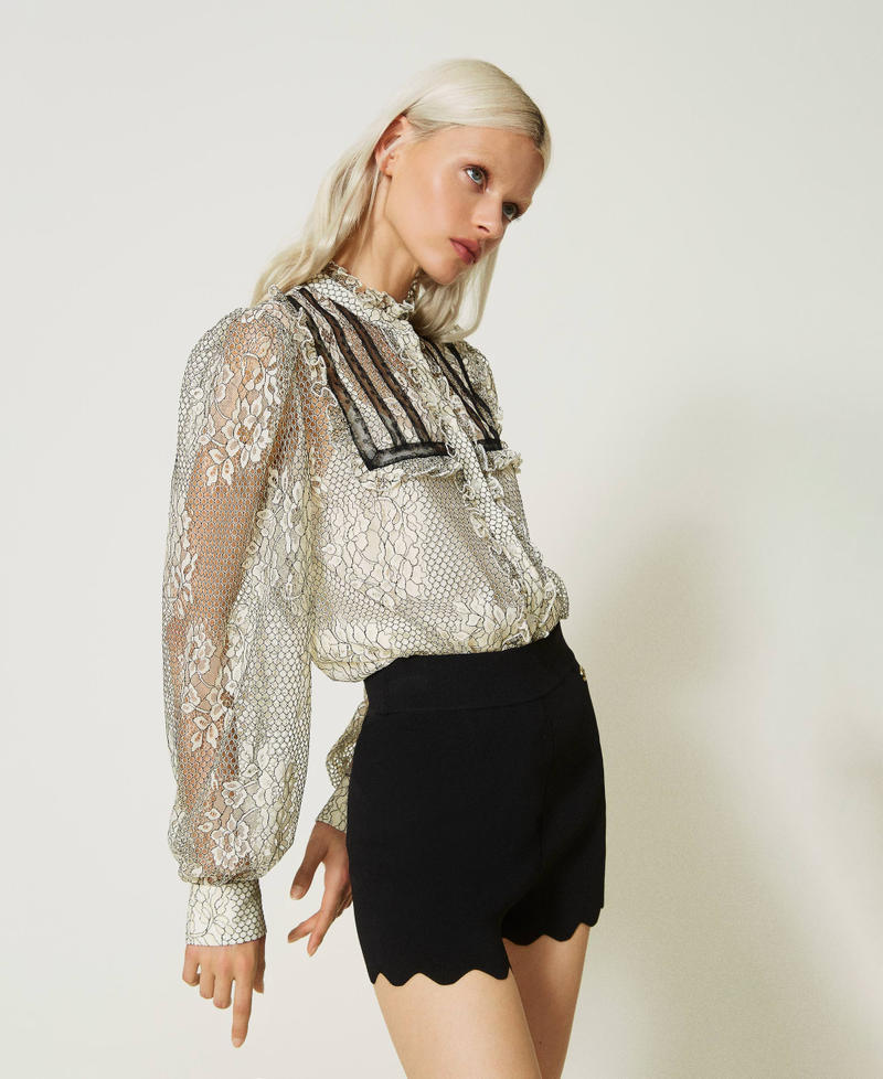 Camicia in pizzo con inserti