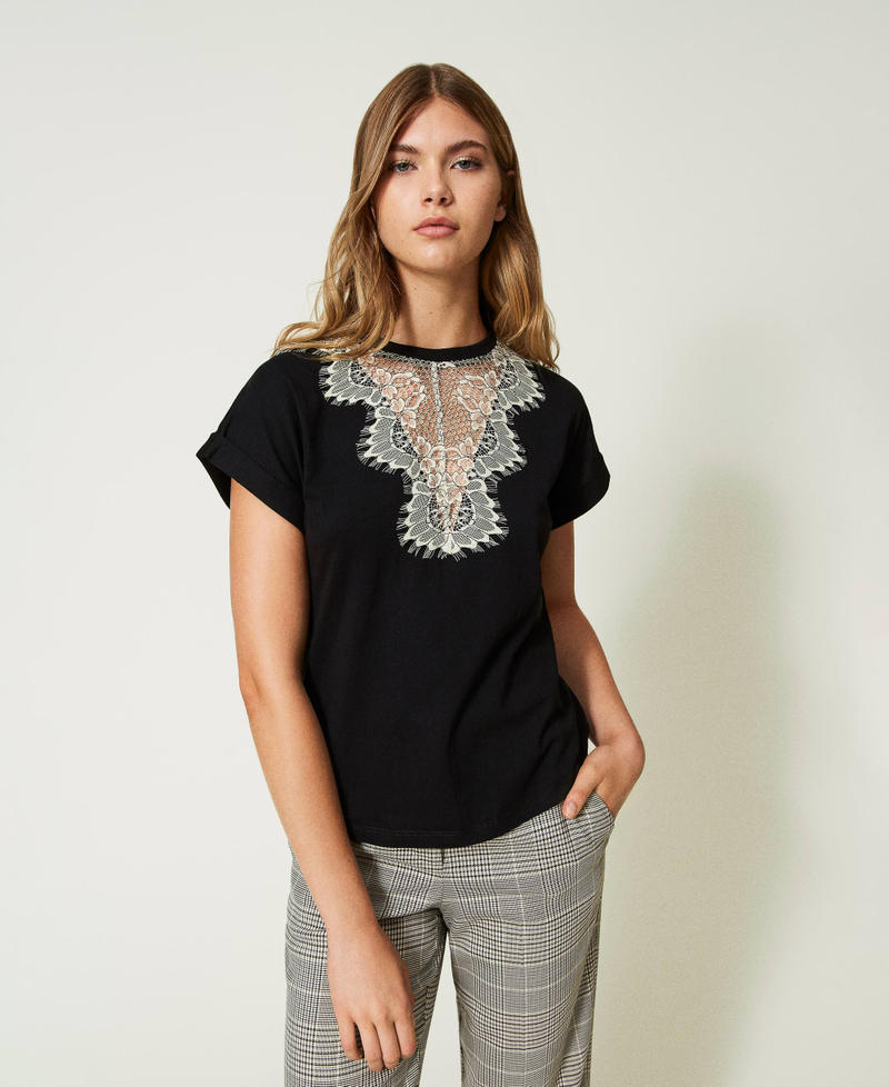 T-shirt con inserti in pizzo