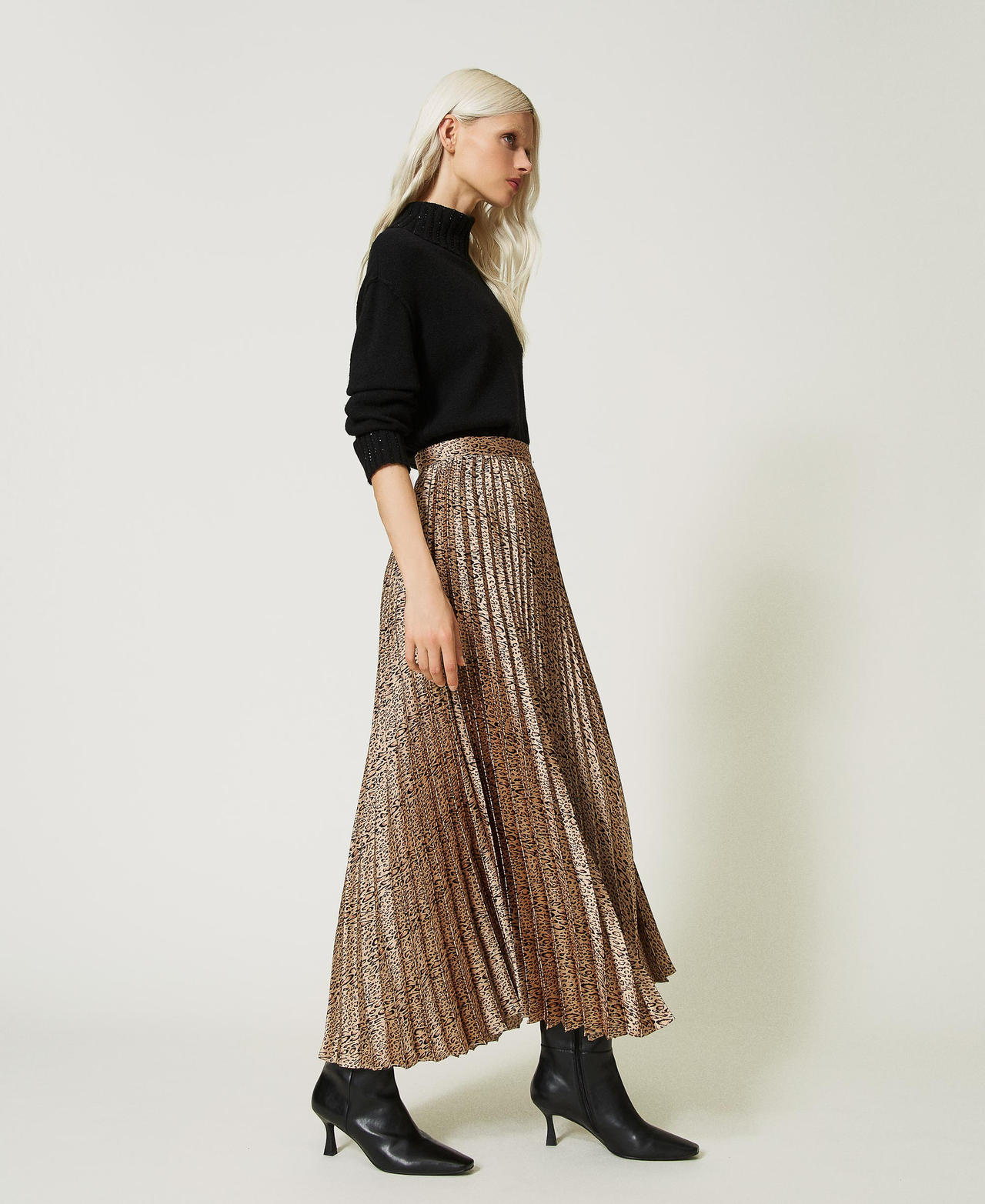 Maxi-Plisseerock aus Satin mit Animaldessin