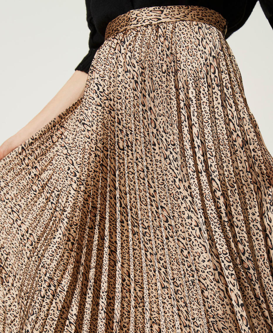 Long pleated satin skirt with animal print