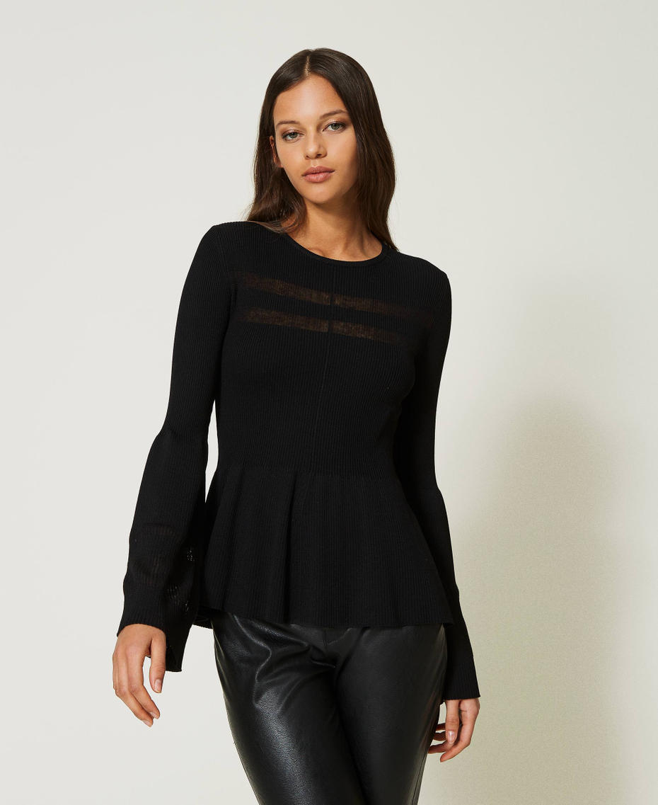 Ribbed jumper with cutout