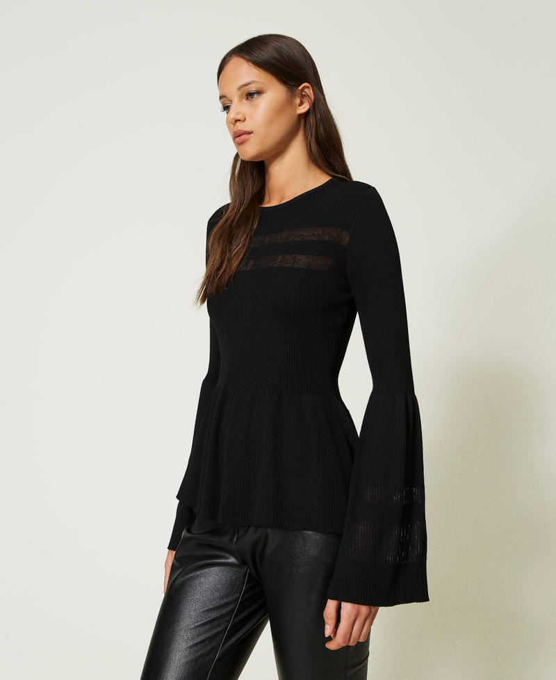 Ribbed jumper with cutout