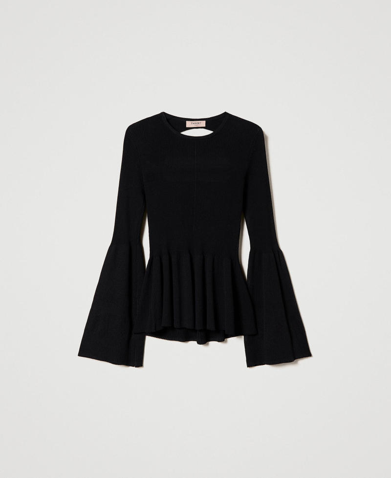 Ribbed jumper with cutout
