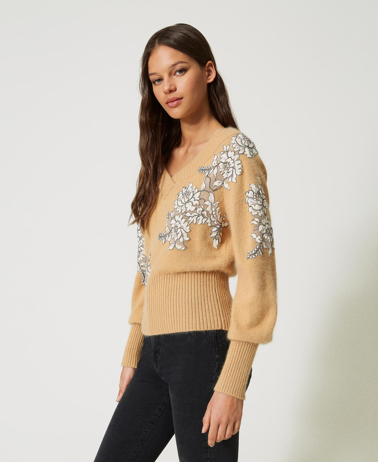 Maglia in misto angora con pizzo