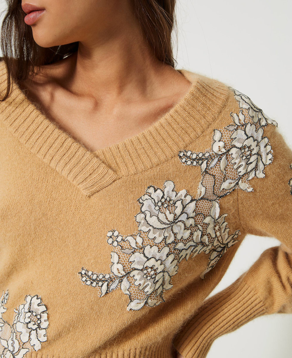 Pull en angora m&eacute;lang&eacute; avec dentelle