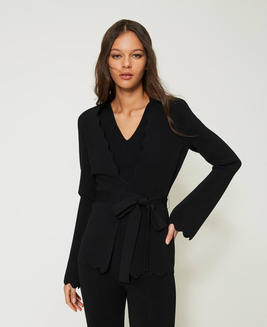 Blazer en maille avec bords festonn&eacute;s