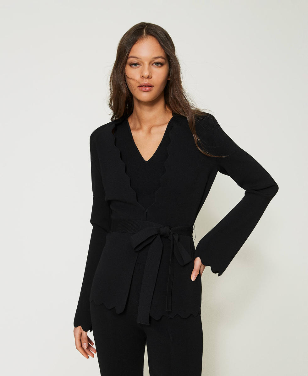 Blazer en maille avec bords festonn&eacute;s