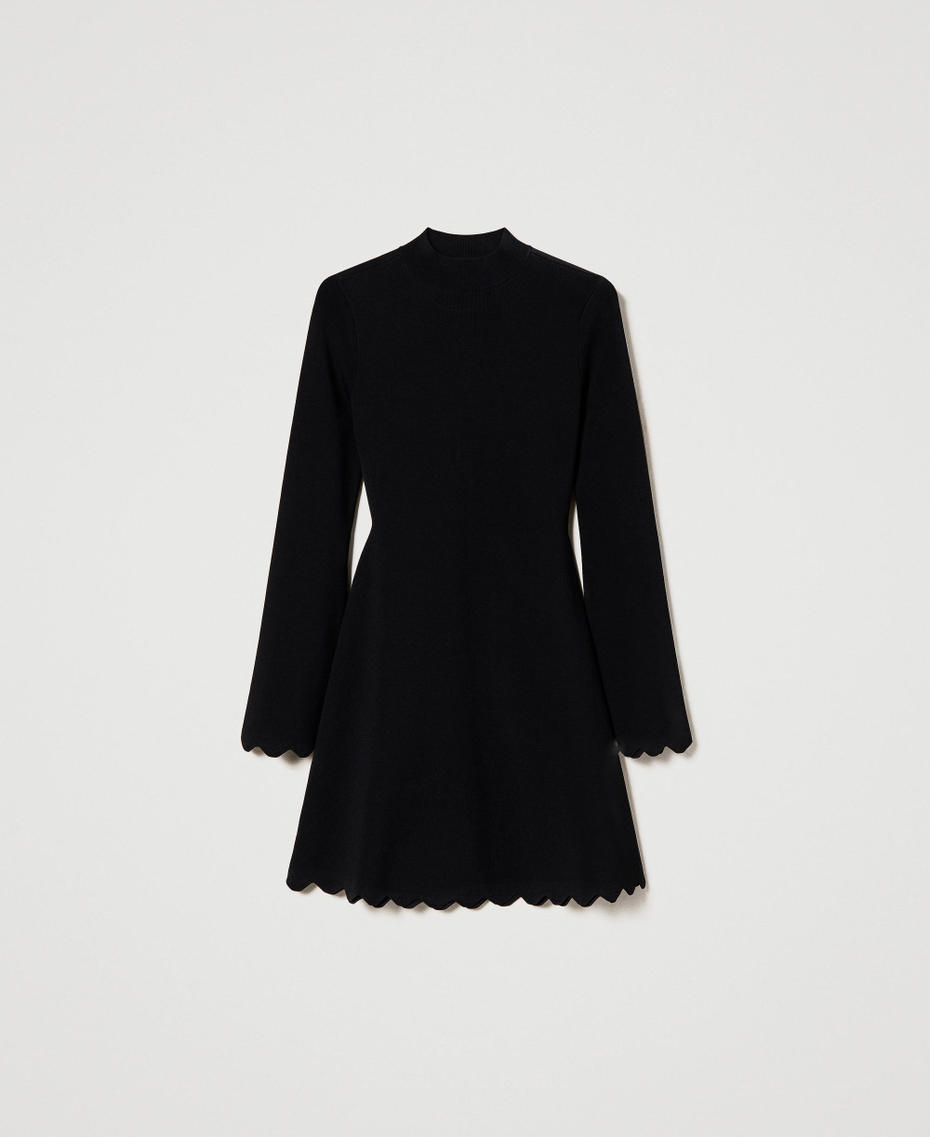 Robe courte en maille avec bords festonn&eacute;s