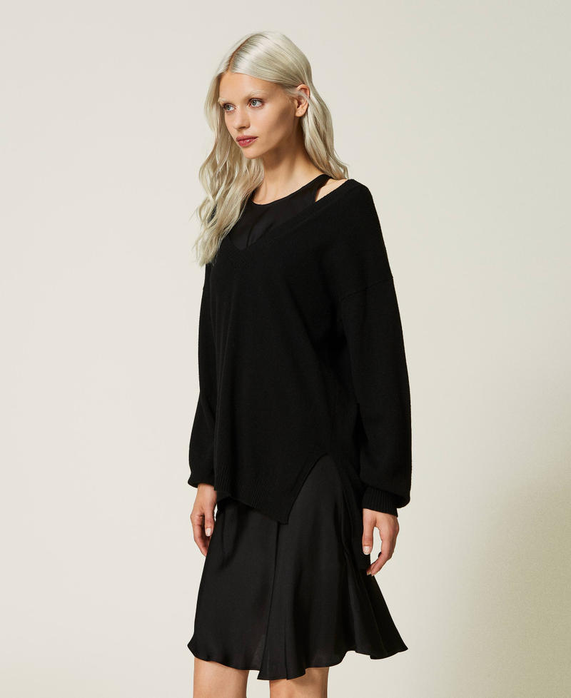 Длинная трикотажная кофта из смесовой шерсти и атласное платье Черный женщина 232TP3211-02