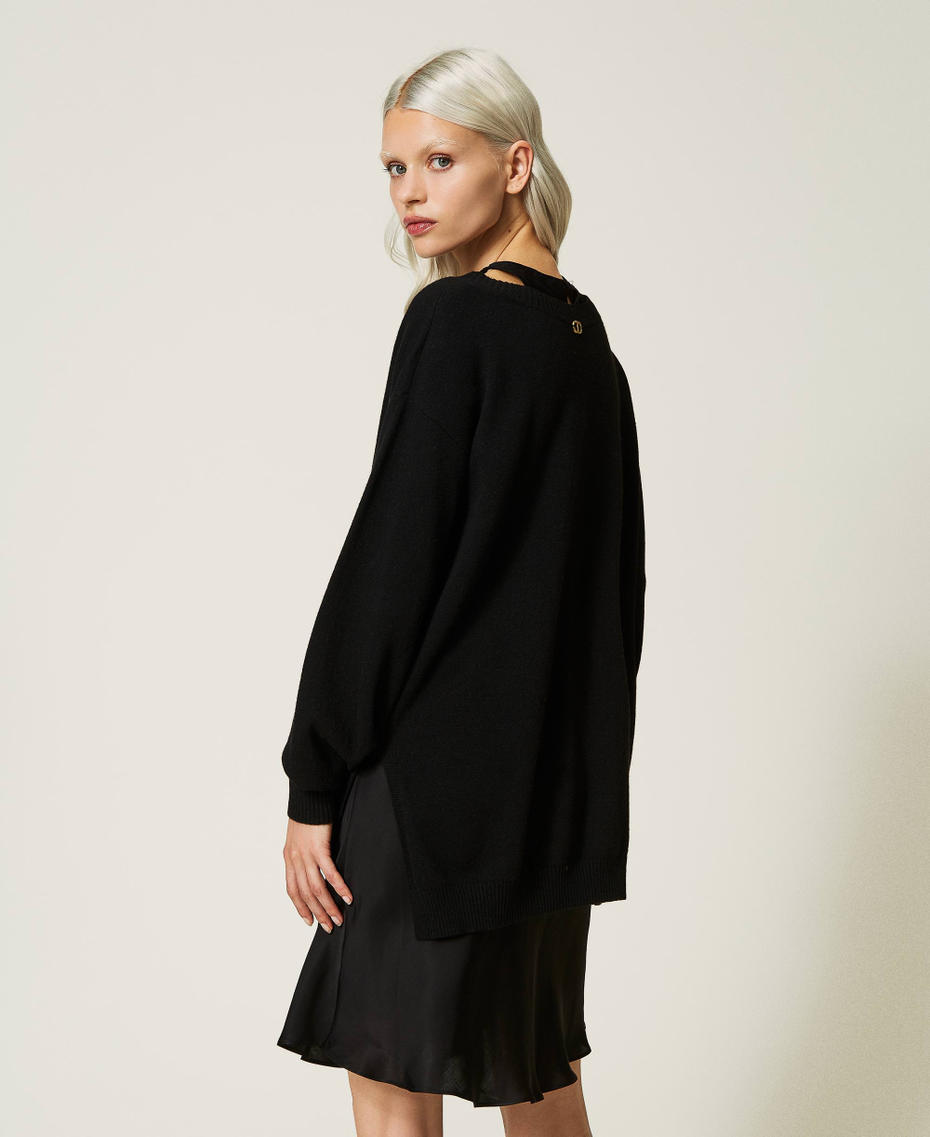 Длинная трикотажная кофта из смесовой шерсти и атласное платье Черный женщина 232TP3211-03