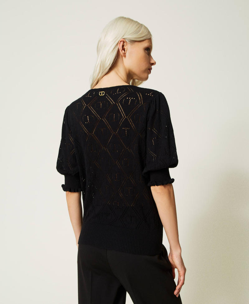 Fitted cashmere blend jumper with Oval T