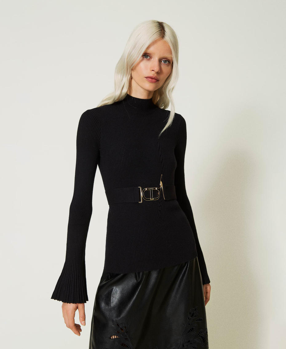 Fitted jumper with Oval T buckle
