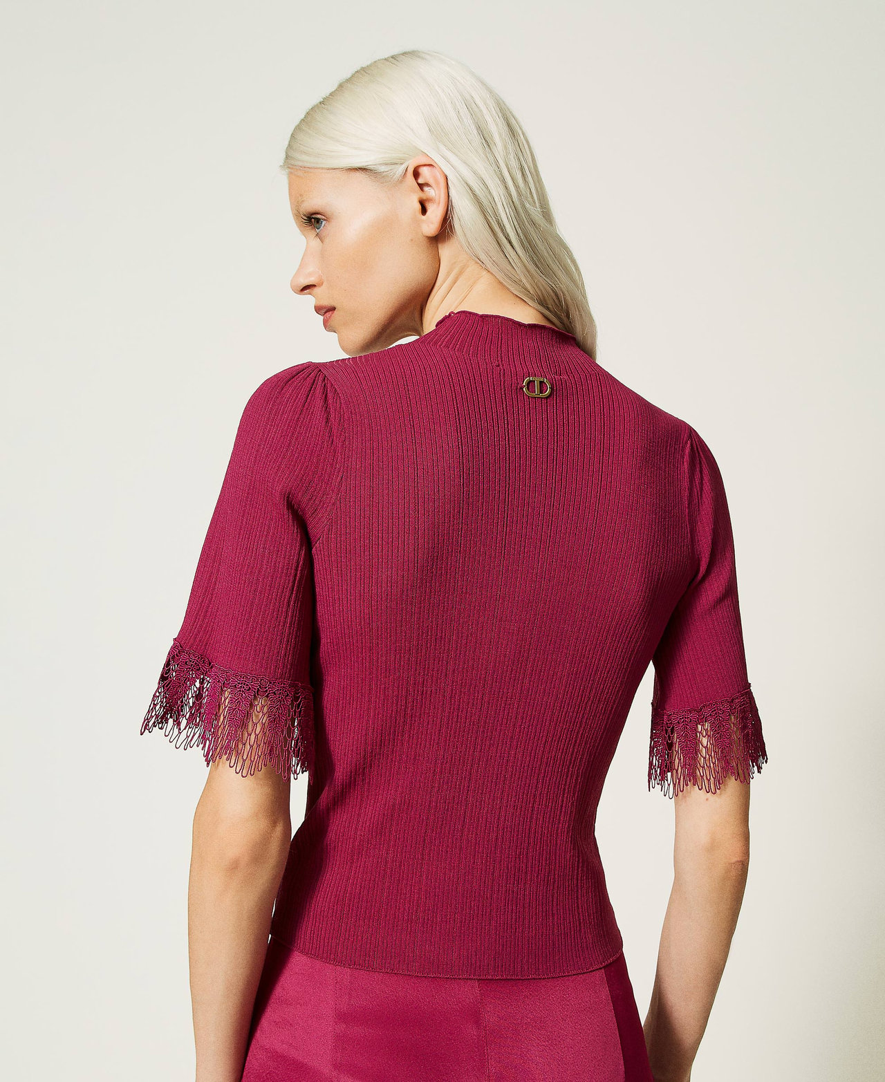 Ribbed jumper with lace "Raspberry Radiance" Purple Woman 232TP3490-03
