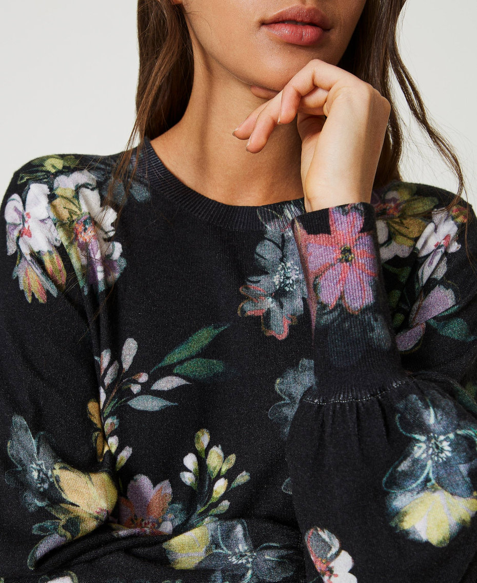 Regular-Fit-Pullover mit Blumenprint Print Blume Schwarz / Multicolor Frau 232TP3565-04