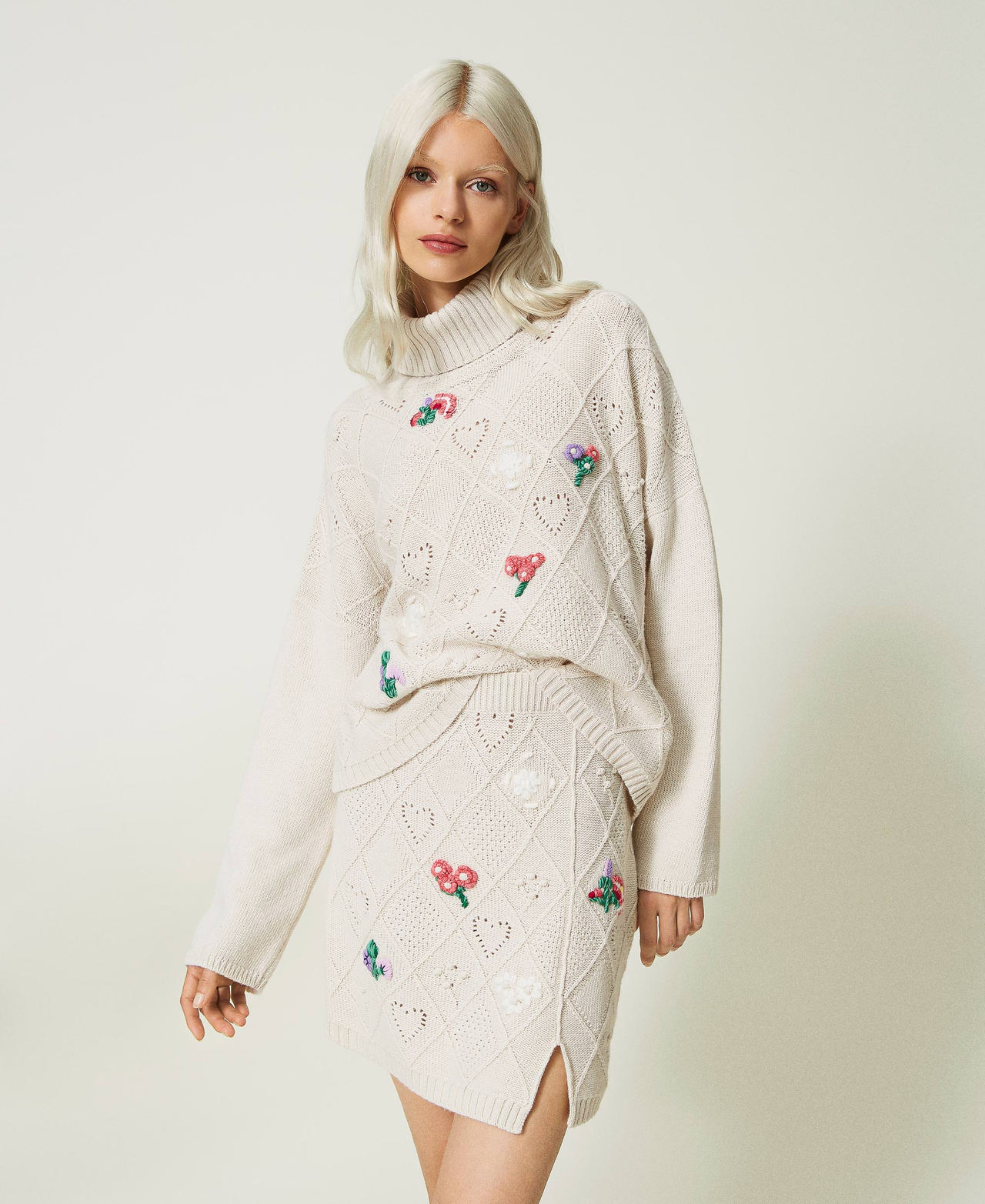Treeblend yarn miniskirt with handmade embroidery Pale Cream Woman 232TP3661-02