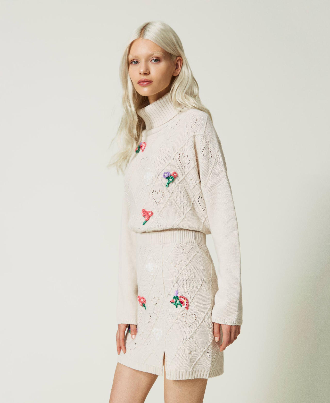 Treeblend yarn miniskirt with handmade embroidery Pale Cream Woman 232TP3661-03