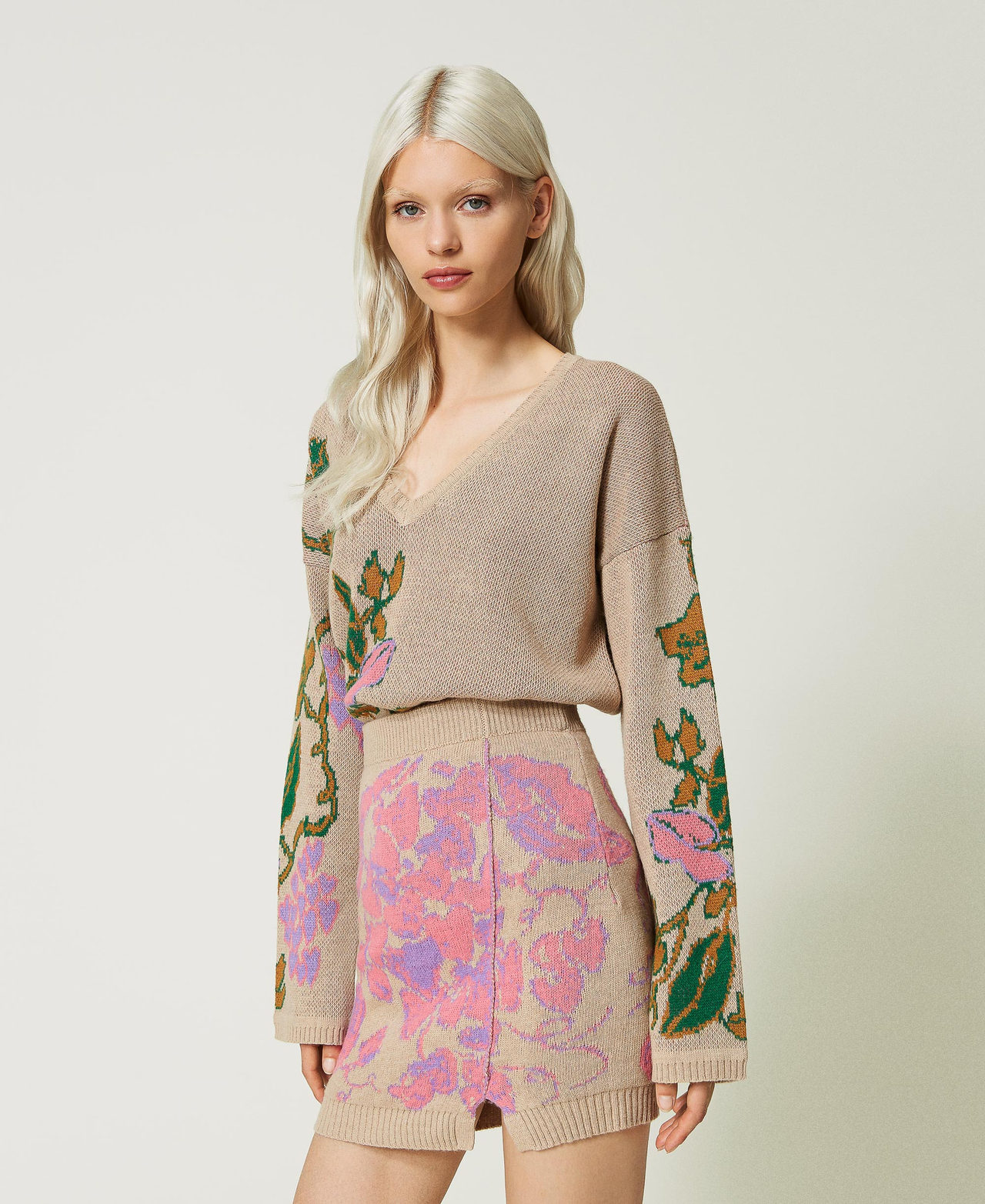 Treeblend yarn jacquard mini skirt "Iced Coffee” Brown Jacquard Blurred Hearts Woman 232TP3682-02