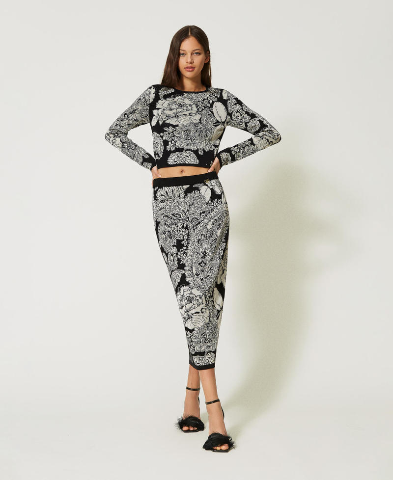 Pull jacquard avec motif paisley et roses