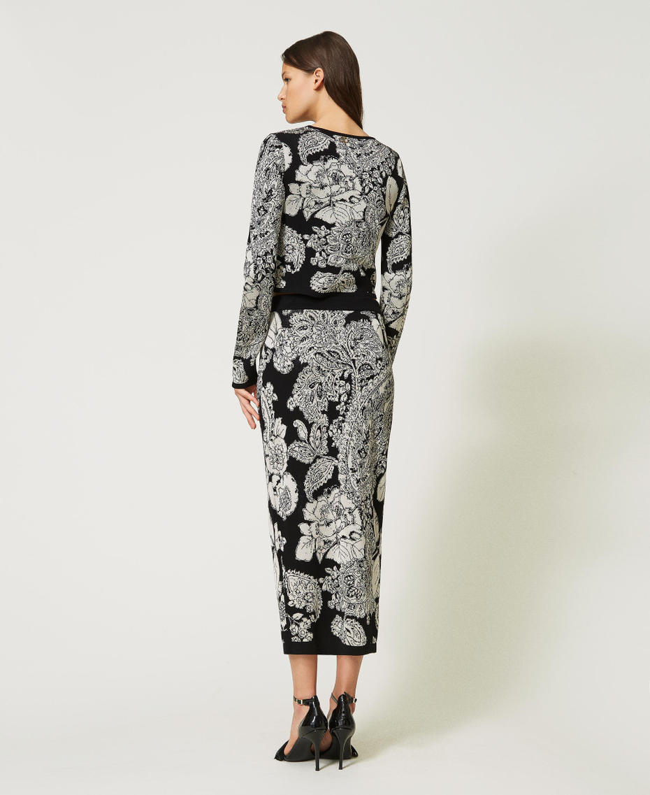 Jupe en maille jacquard avec motif paisley et roses
