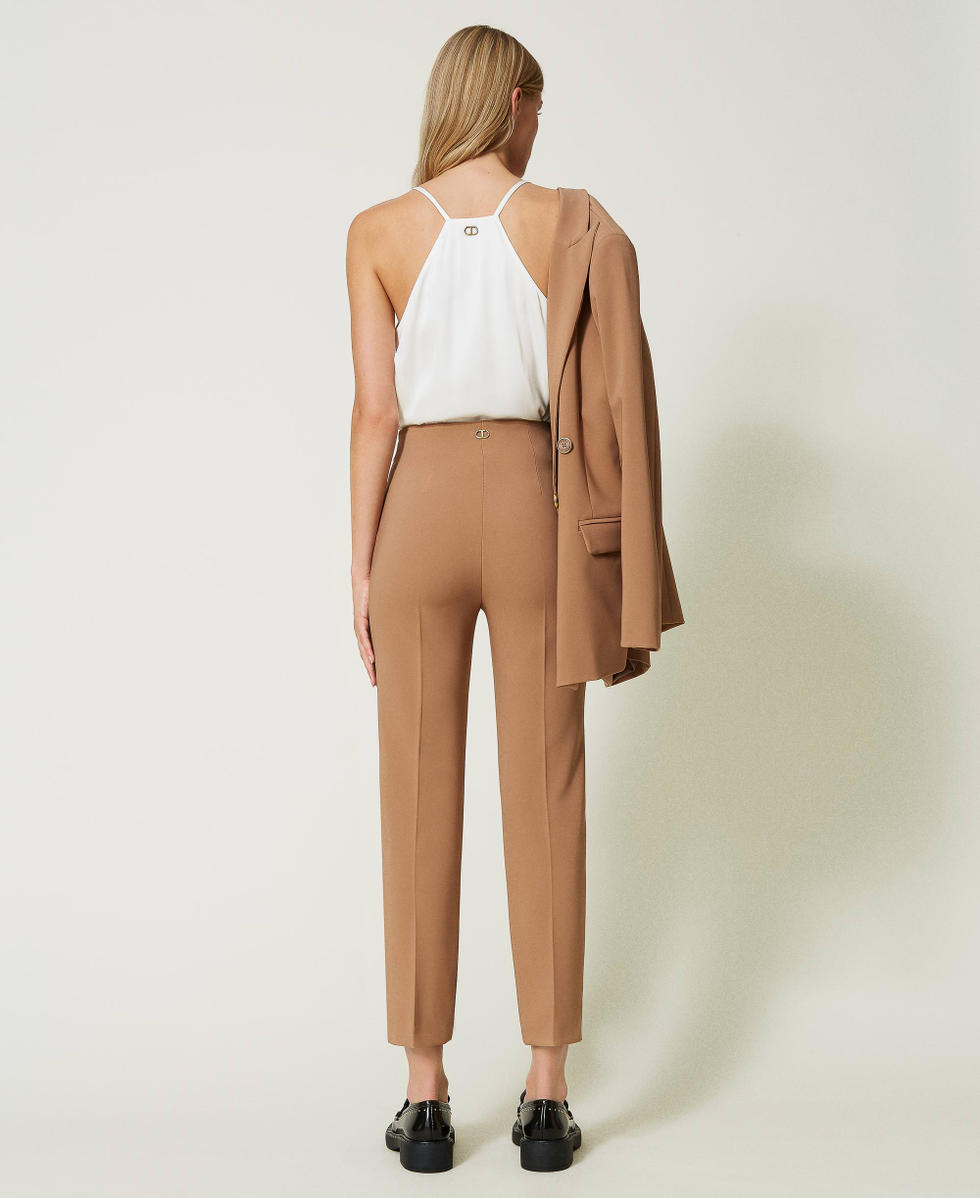 Pantaloni a sigaretta in cady cr&ecirc;pe