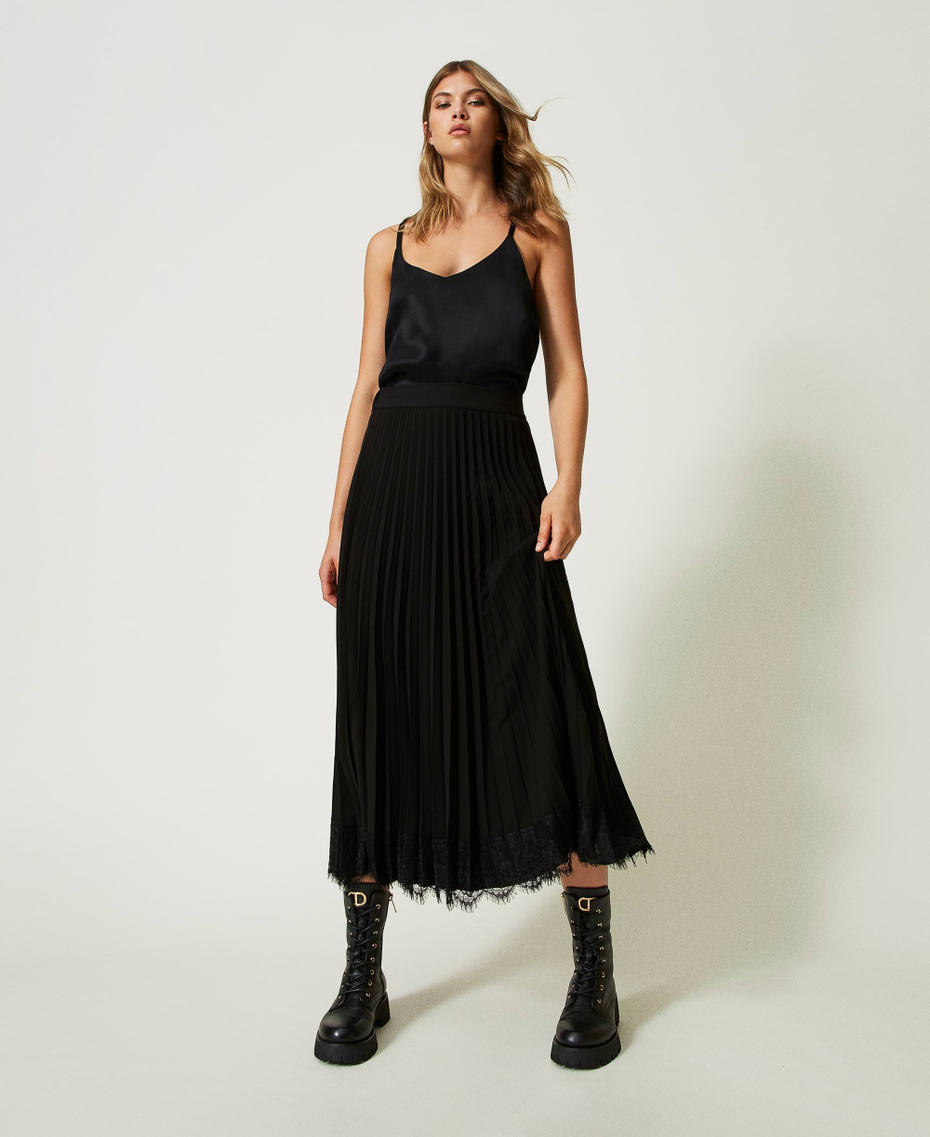 Long pleated cady skirt with lace