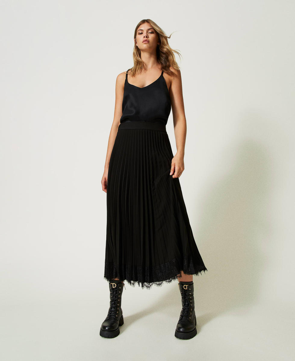 Long pleated cady skirt with lace