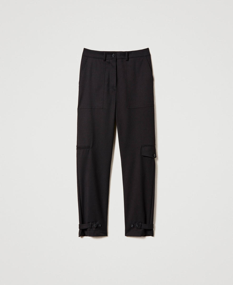 Pantal&oacute;n cargo de lana fr&iacute;a con alamares