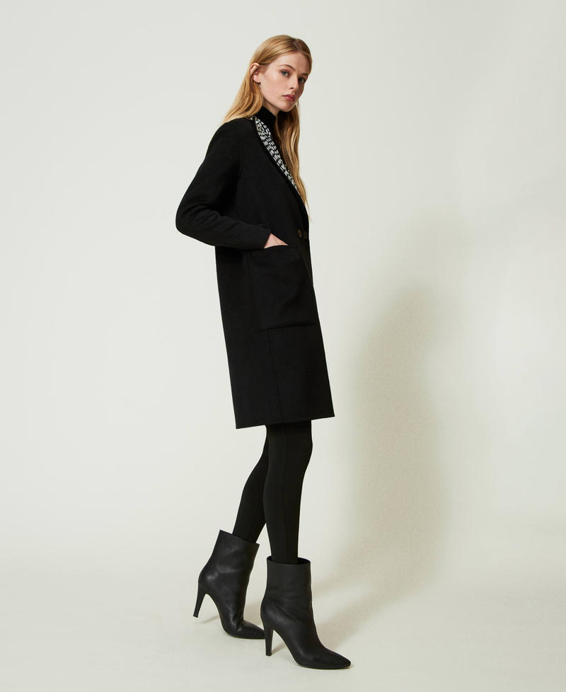 Mantel aus zweilagigem Tuch mit Stickereien Schwarz Frau 232TQ2131_00006_02