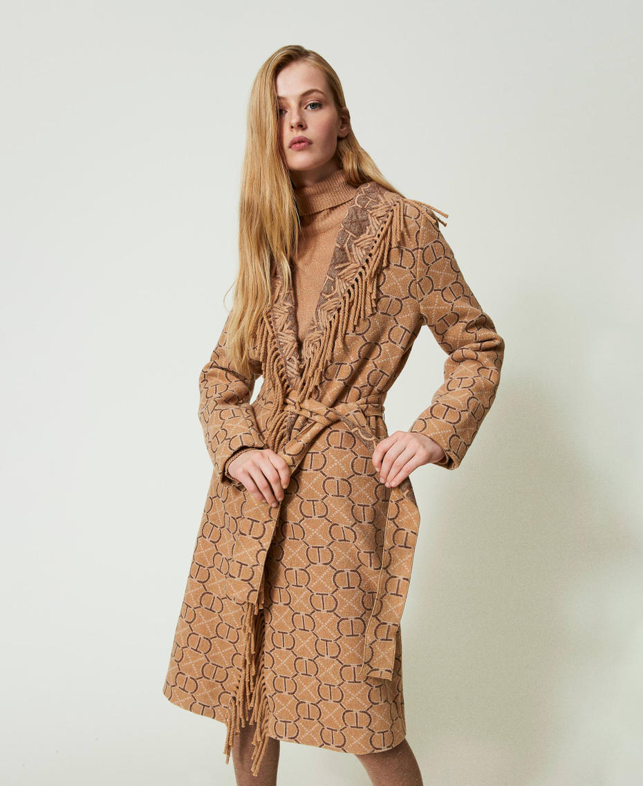 Jacquard coat with Oval T and embroidery Oval T / "Light Wood" Beige Jacquard Mix Woman 232TQ2132-01